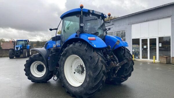 Tracteur à roues New Holland t7.220 – Image 5