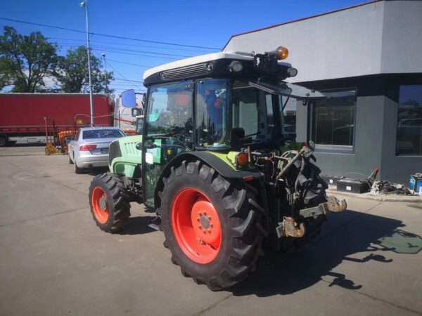 Tracteur vigneron Claas Nexos 240F – Image 5